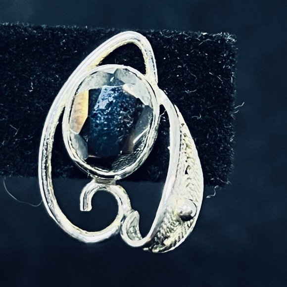 Curtis Creations Sterling Silver Screw Back Earrings - Picture 4 of 7